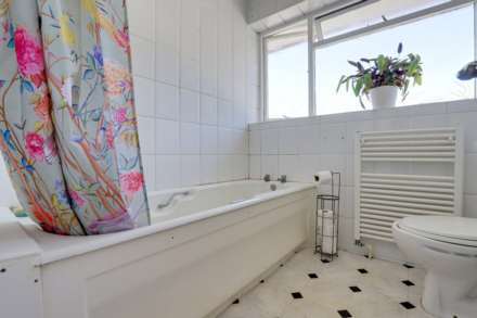 Ellesmere Close, Caversham, Image 14
