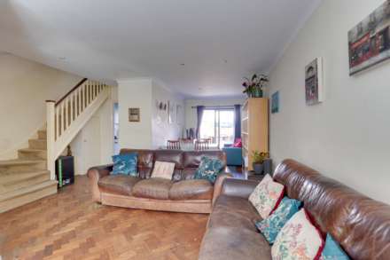 Ellesmere Close, Caversham, Image 4
