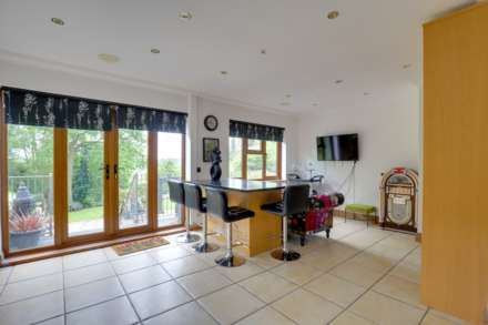 Upper Warren Avenue, Caversham Heights, Image 11