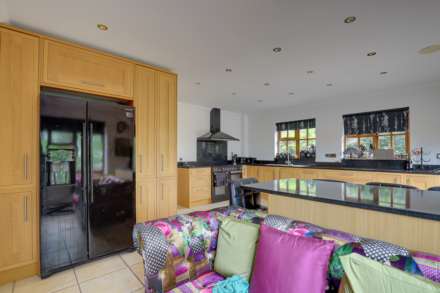 Upper Warren Avenue, Caversham Heights, Image 14