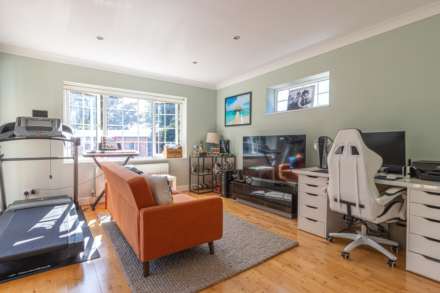 Picton Way, Caversham, Image 7