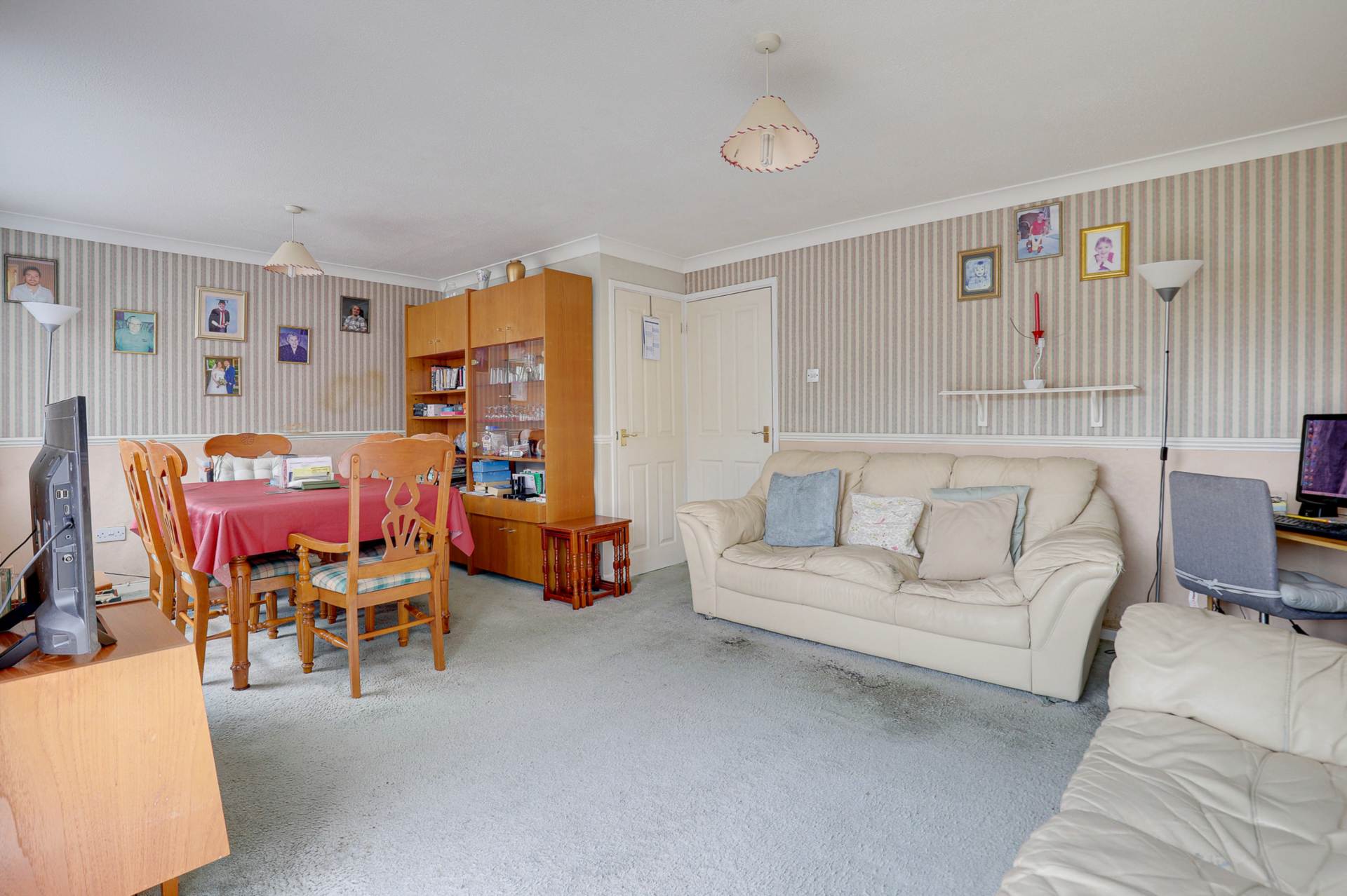 Framlingham Drive, Caversham Park Village, Reading, Image 3