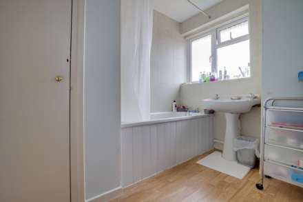 Framlingham Drive, Caversham Park Village, Reading, Image 10