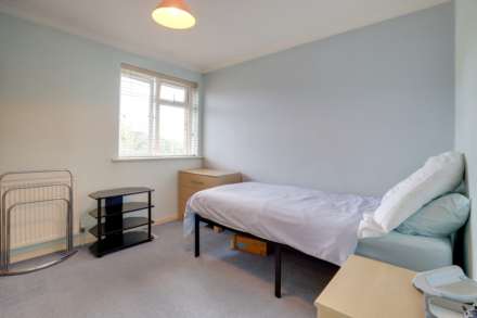 Framlingham Drive, Caversham Park Village, Reading, Image 8