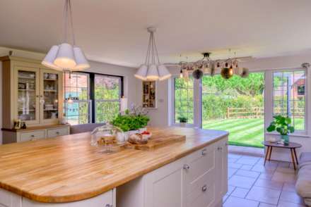 Wood Lane, Kidmore End, South Oxfordshire, Image 4