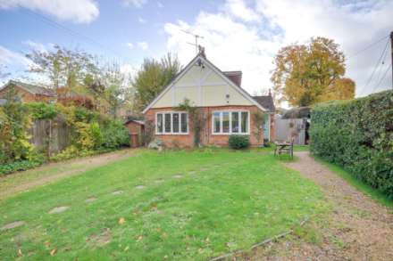 Woodlands Road, Sonning Common, Image 1