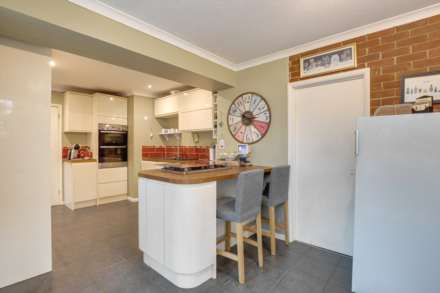 Woodlands Road, Sonning Common, Image 8