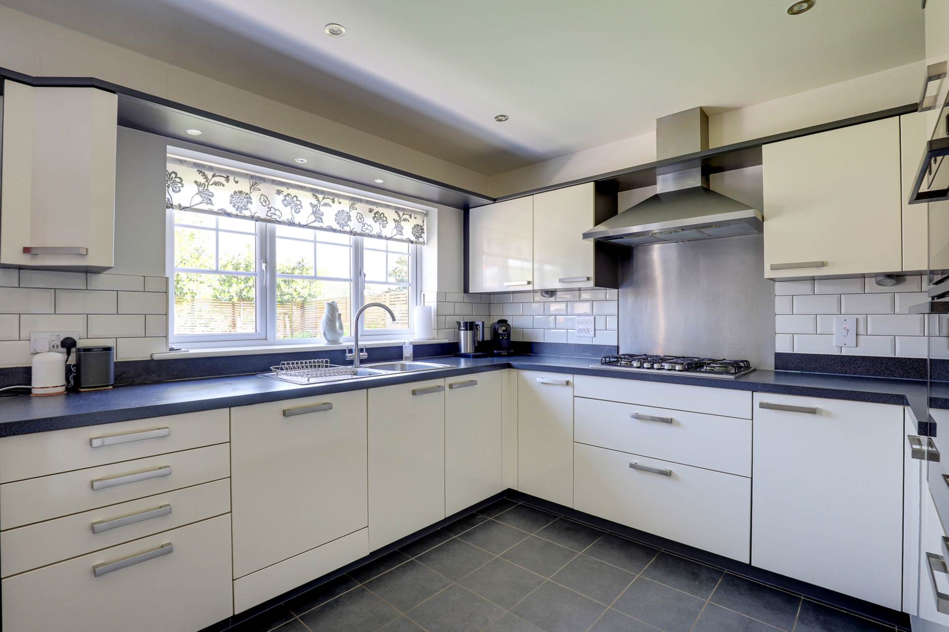 Charlotte Close, Caversham, Image 11