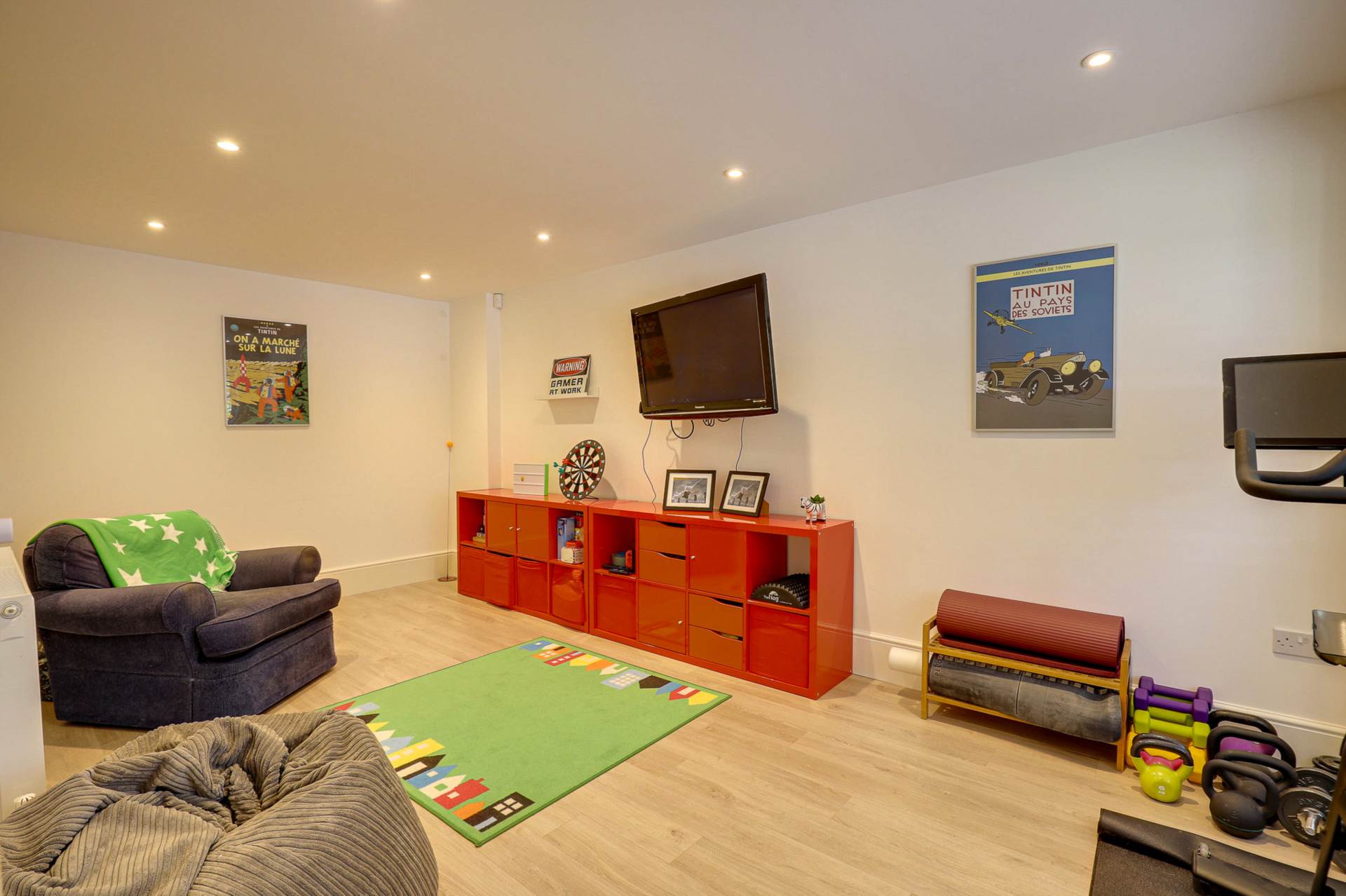 Charlotte Close, Caversham, Image 16