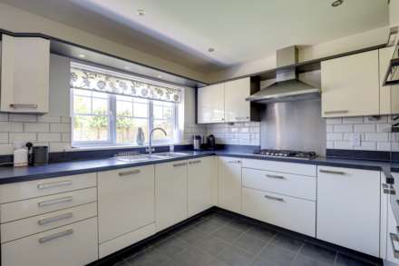 Charlotte Close, Caversham, Image 11
