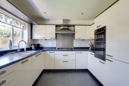 Charlotte Close, Caversham, Image 12