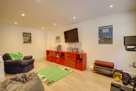 Charlotte Close, Caversham, Image 16