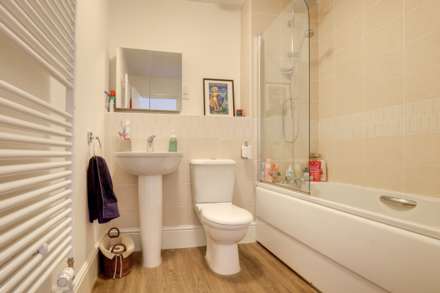 Charlotte Close, Caversham, Image 26