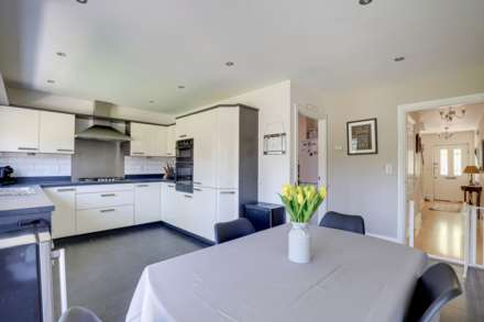 Charlotte Close, Caversham, Image 3