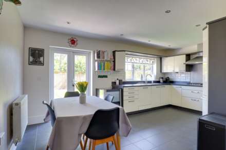 Charlotte Close, Caversham, Image 4