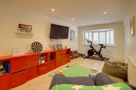 Charlotte Close, Caversham, Image 6