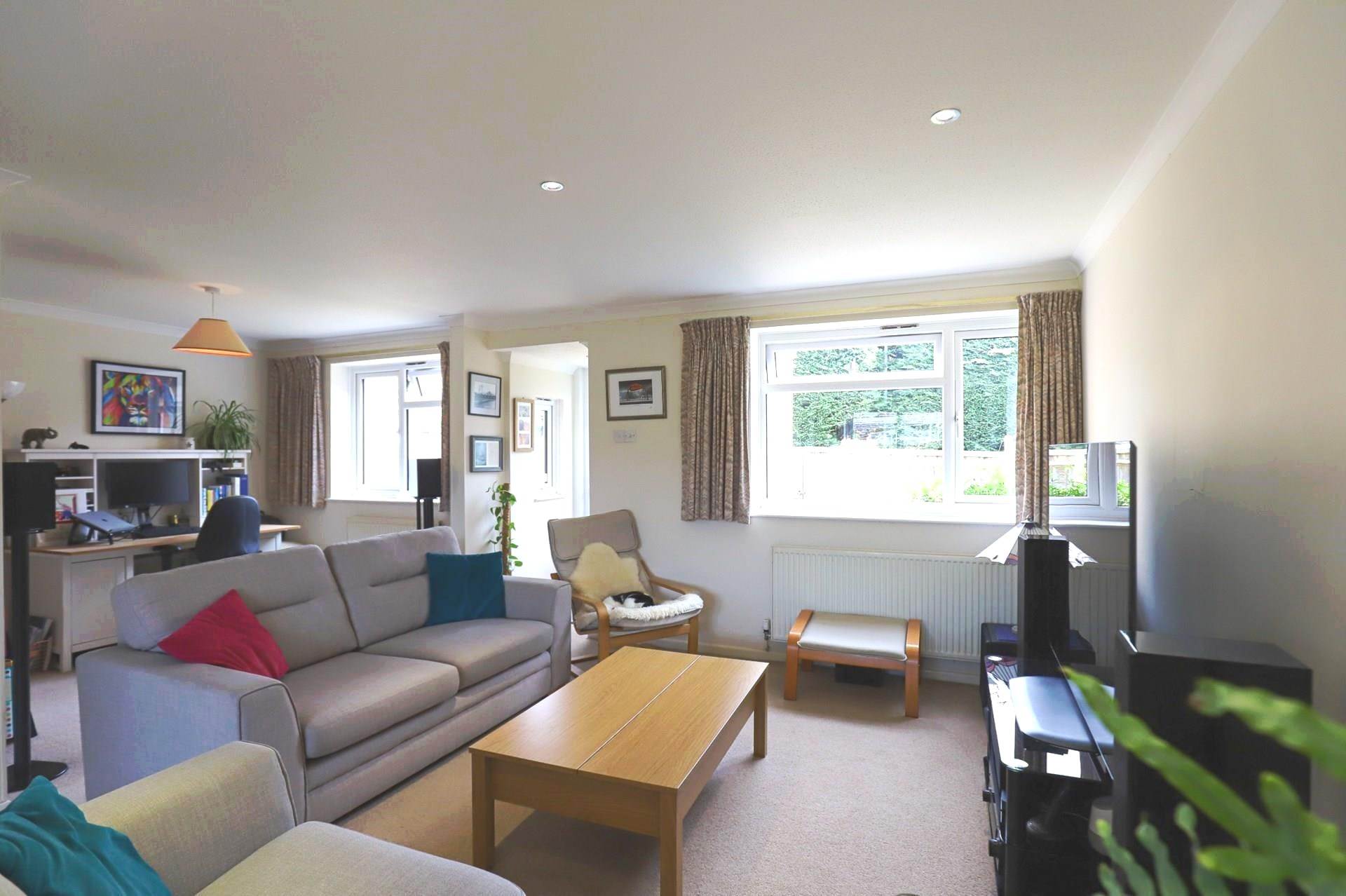 Fraser Avenue, Caversham Park Village, Reading, Image 3