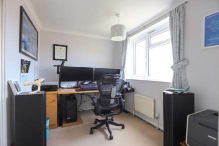 Fraser Avenue, Caversham Park Village, Reading, Image 11
