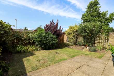 Fraser Avenue, Caversham Park Village, Reading, Image 13