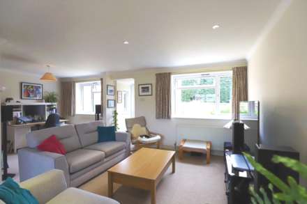 Fraser Avenue, Caversham Park Village, Reading, Image 3
