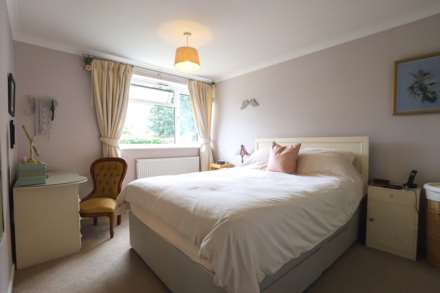 Fraser Avenue, Caversham Park Village, Reading, Image 9