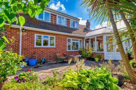 Blounts Court Road, Sonning Common, South Oxfordshire, Image 17