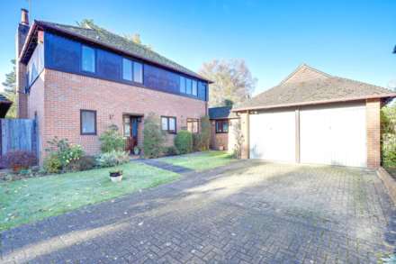 4 Bedroom Detached, Hazel Gardens, Sonning Common, South Oxfordshire