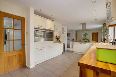 Henley Road, Caversham, Image 18