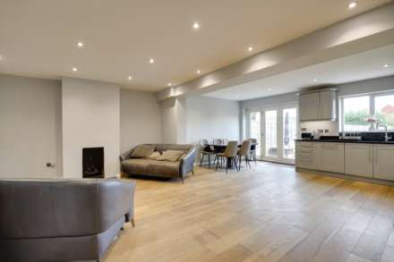 Woodcote Way, Caversham, Image 10