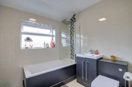 Woodcote Way, Caversham, Image 25