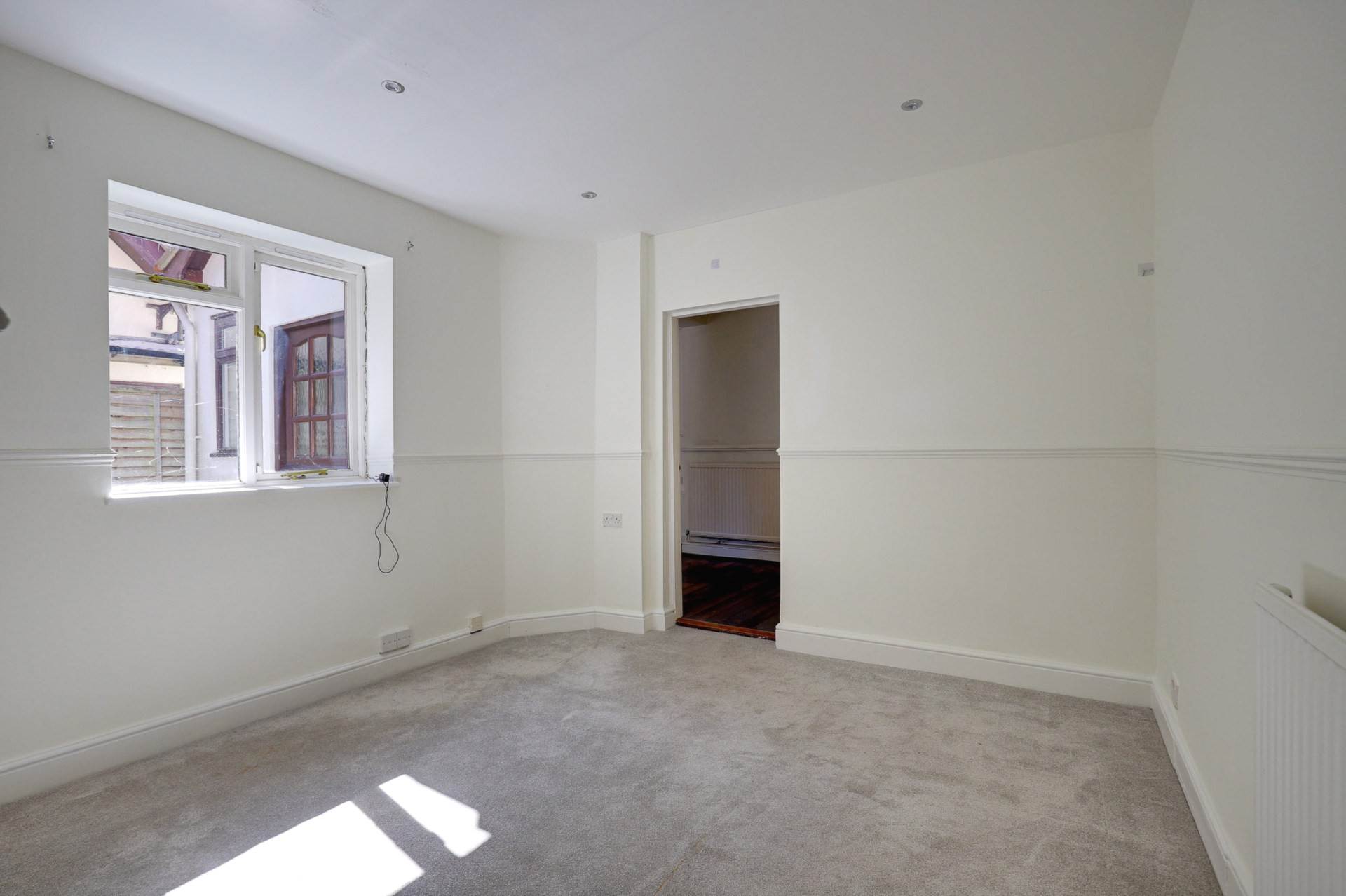 Upper Woodcote Road, Caversham Heights, Reading, Image 17