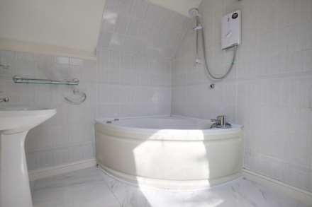 Upper Woodcote Road, Caversham Heights, Reading, Image 26