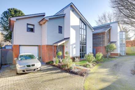 4 Bedroom Detached, Hornbeam Close, Caversham Heights, Reading