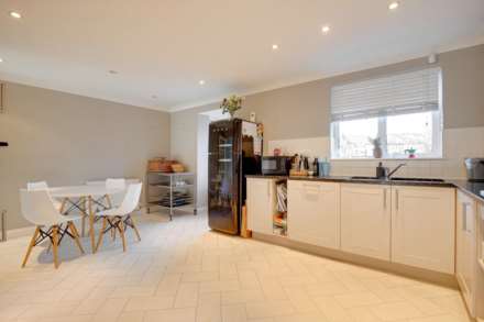 Heron Island, Caversham, Reading, Image 5