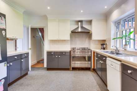 Upper Warren Avenue, Caversham Heights, Image 10