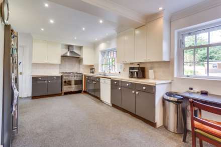 Upper Warren Avenue, Caversham Heights, Image 11