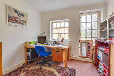 Upper Warren Avenue, Caversham Heights, Image 21