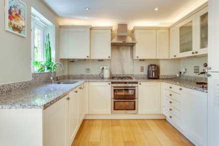 Little Woodcote Close, Caversham Heights, Image 10