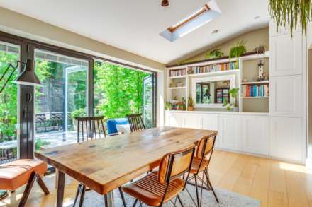 Little Woodcote Close, Caversham Heights, Image 14