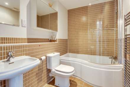 Little Woodcote Close, Caversham Heights, Image 29