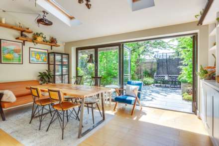 Little Woodcote Close, Caversham Heights, Image 3