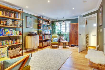 Little Woodcote Close, Caversham Heights, Image 4