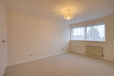 Netley Close, Caversham Park Village, Reading, Image 14
