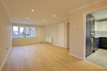 Netley Close, Caversham Park Village, Reading, Image 3