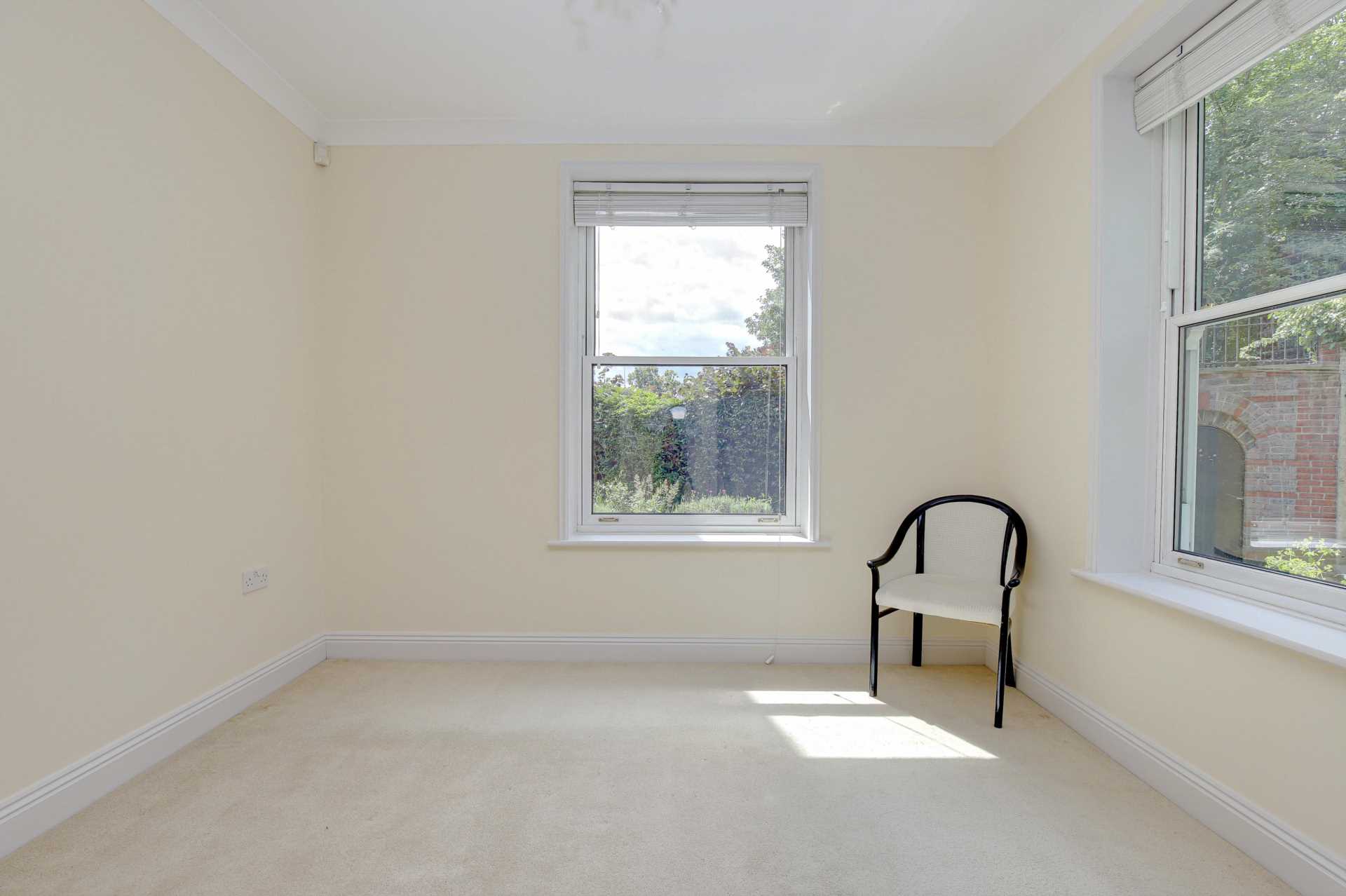 Treetops, Caversham, Image 14