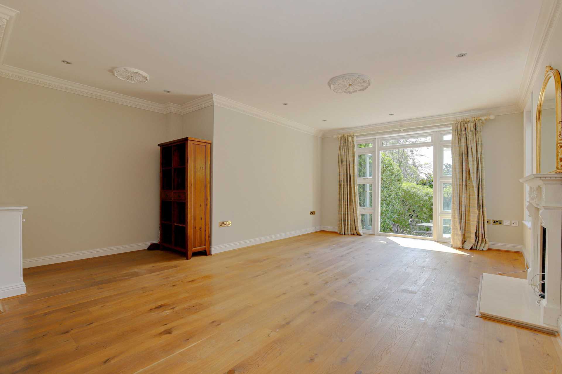 Treetops, Caversham, Image 5