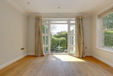 Treetops, Caversham, Image 10