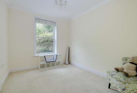 Treetops, Caversham, Image 7