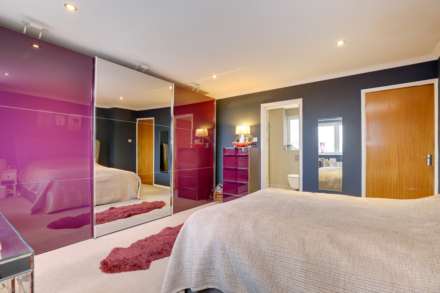Ridge Hall Close, Caversham, Image 13