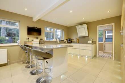 Ridge Hall Close, Caversham, Image 3